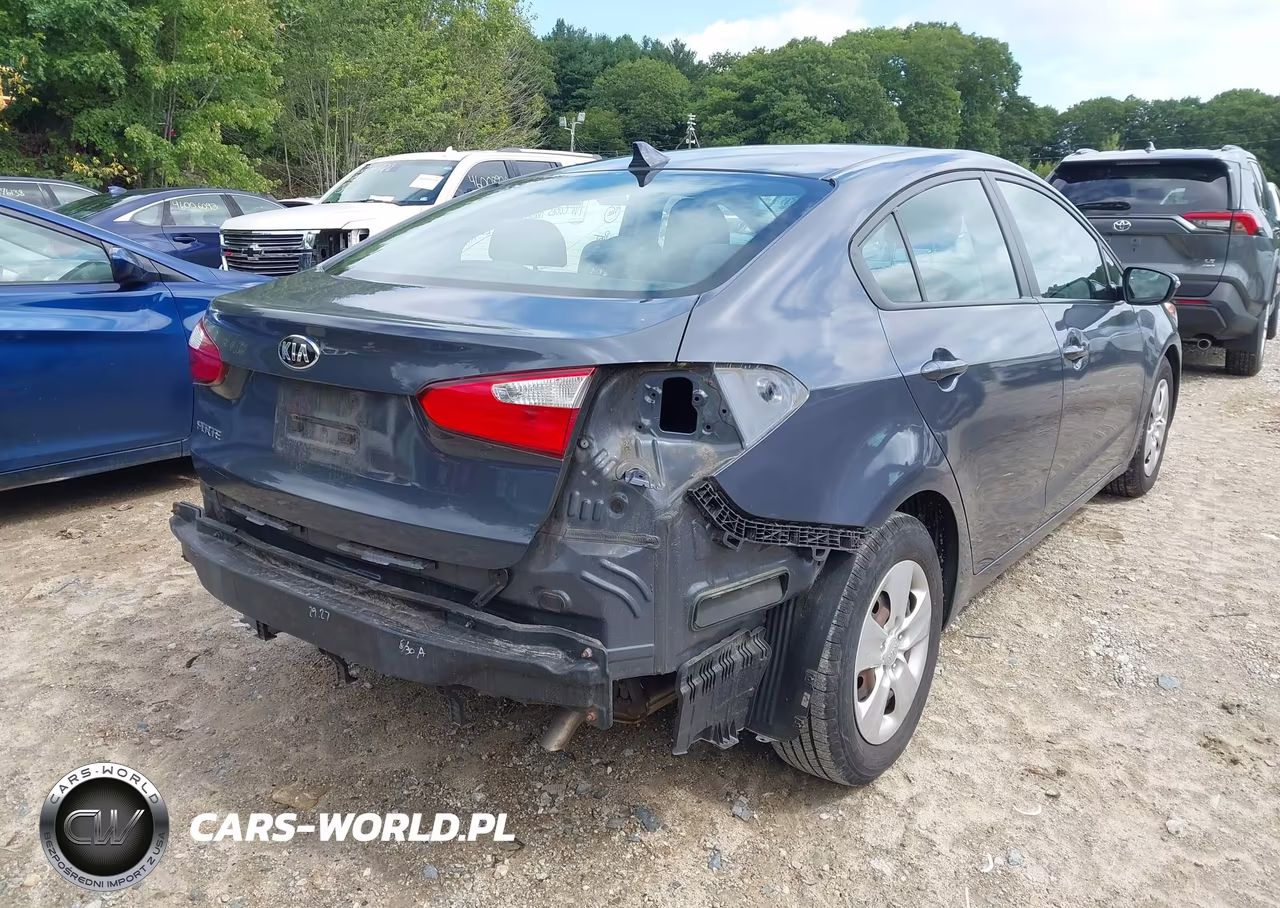 2015 Kia Forte Lx VIN:KNAFX4A62F5332885 - 4