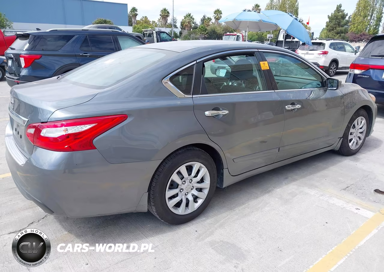 2017 Nissan Altima 2.5 S VIN:1N4AL3AP5HN348261 - 4