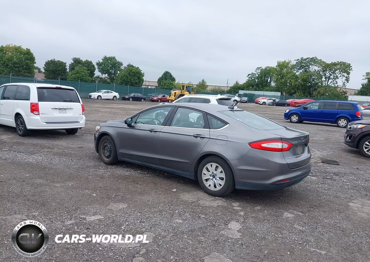 2014 Ford Fusion S VIN:3FA6P0G73ER101040 - 3