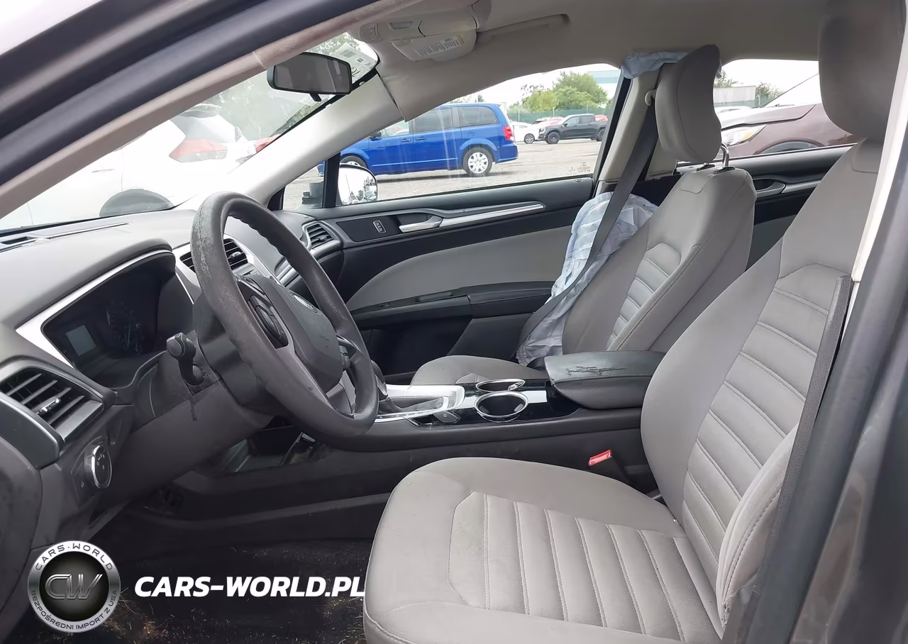 2014 Ford Fusion S VIN:3FA6P0G73ER101040 - 5