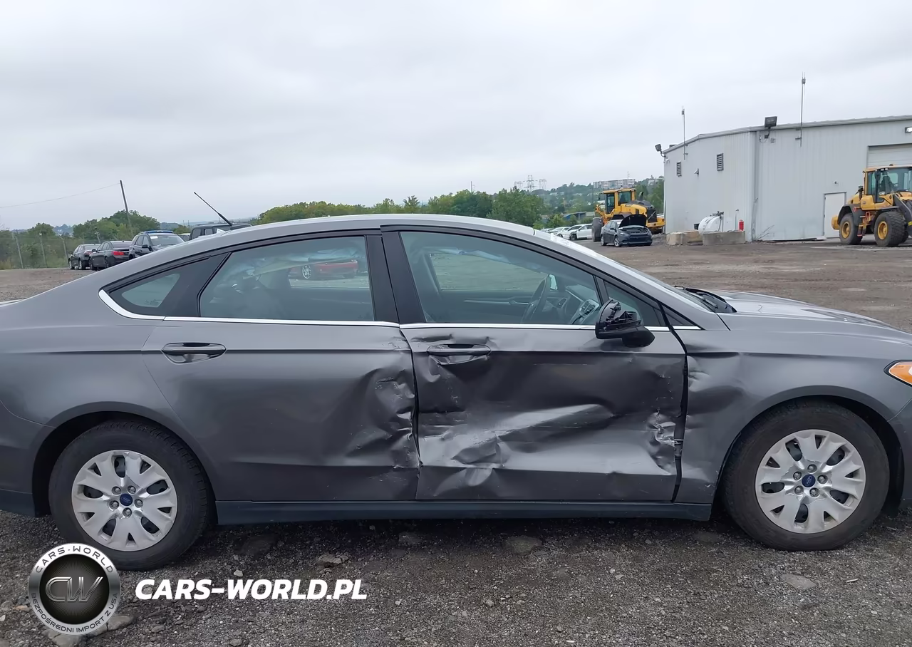 2014 Ford Fusion S VIN:3FA6P0G73ER101040 - 6
