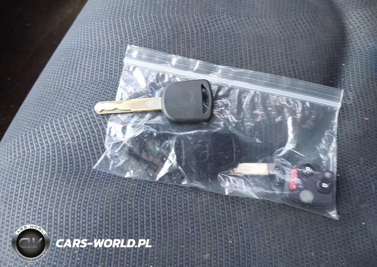 2010 Honda Fit Sport VIN:JHMGE8H46AC026137 - 11