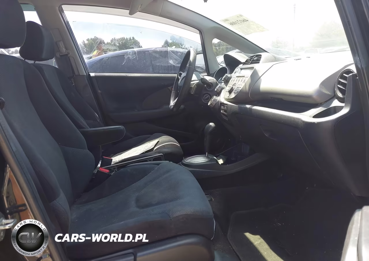 2010 Honda Fit Sport VIN:JHMGE8H46AC026137 - 5