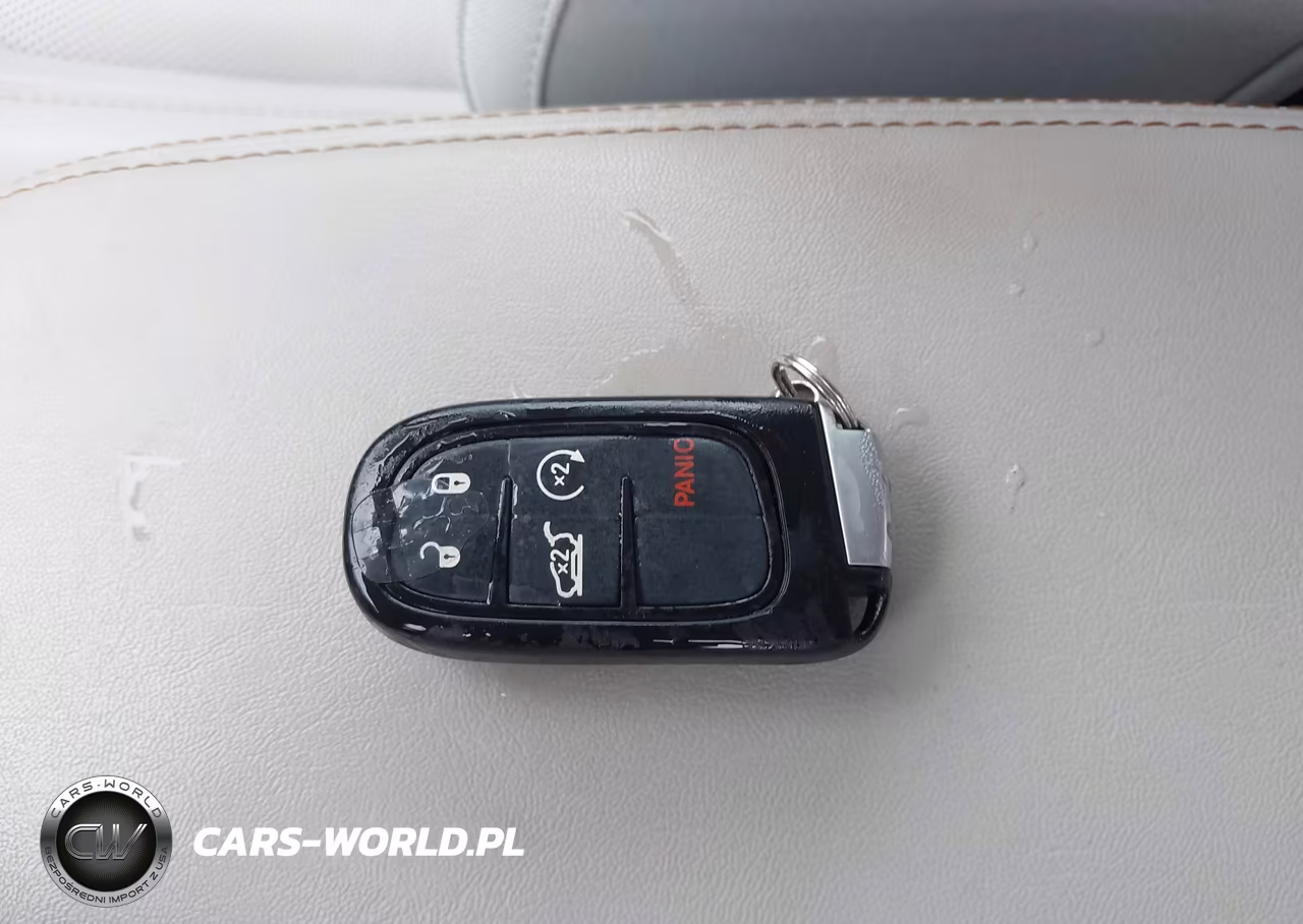 2021 Jeep Cherokee Latitude Lux 4X4 VIN:1C4PJMMN1MD163280 - 11