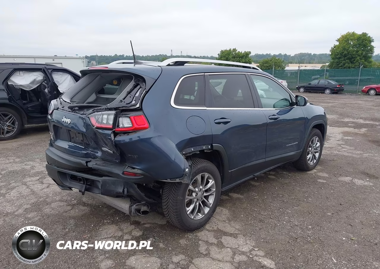 2021 Jeep Cherokee Latitude Lux 4X4 VIN:1C4PJMMN1MD163280 - 4