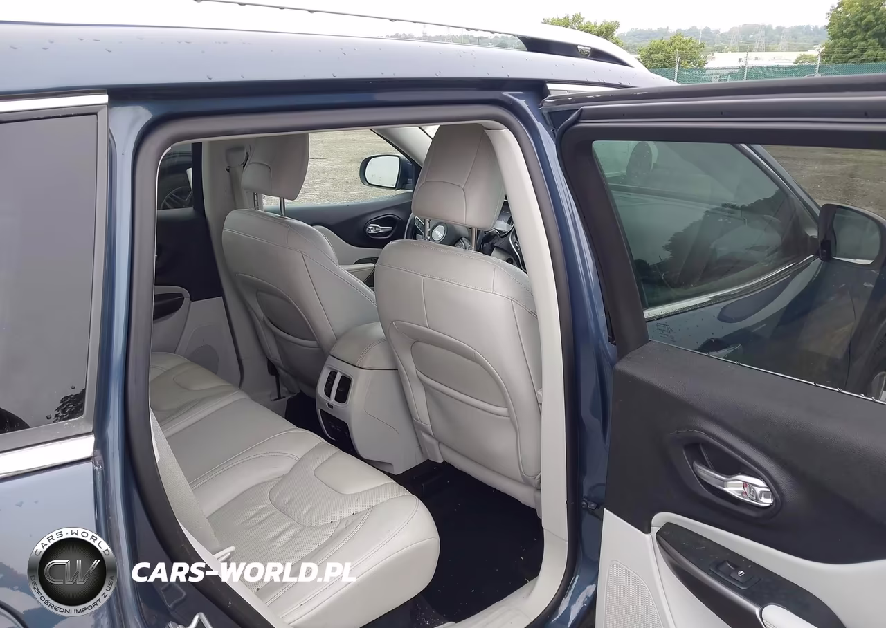 2021 Jeep Cherokee Latitude Lux 4X4 VIN:1C4PJMMN1MD163280 - 8