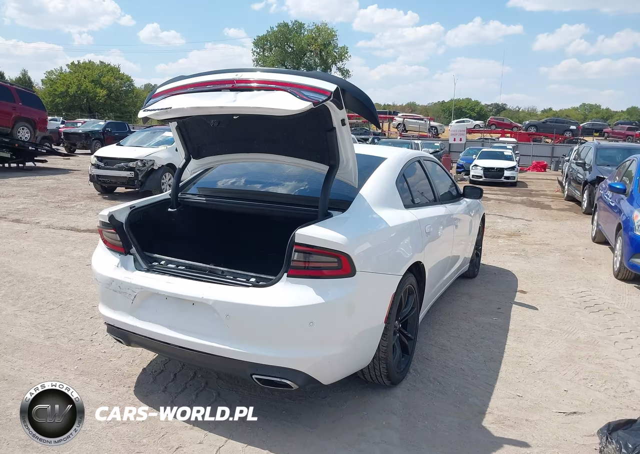 2018 Dodge Charger Sxt Rwd VIN:2C3CDXBG7JH196265 - 4