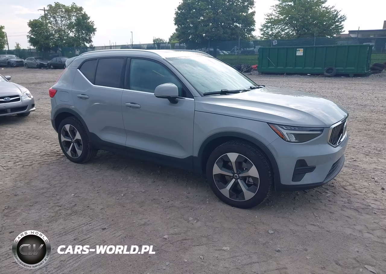 2025 Volvo Xc40 B5 Core Bright Theme – zdjęcie 1 z 10
