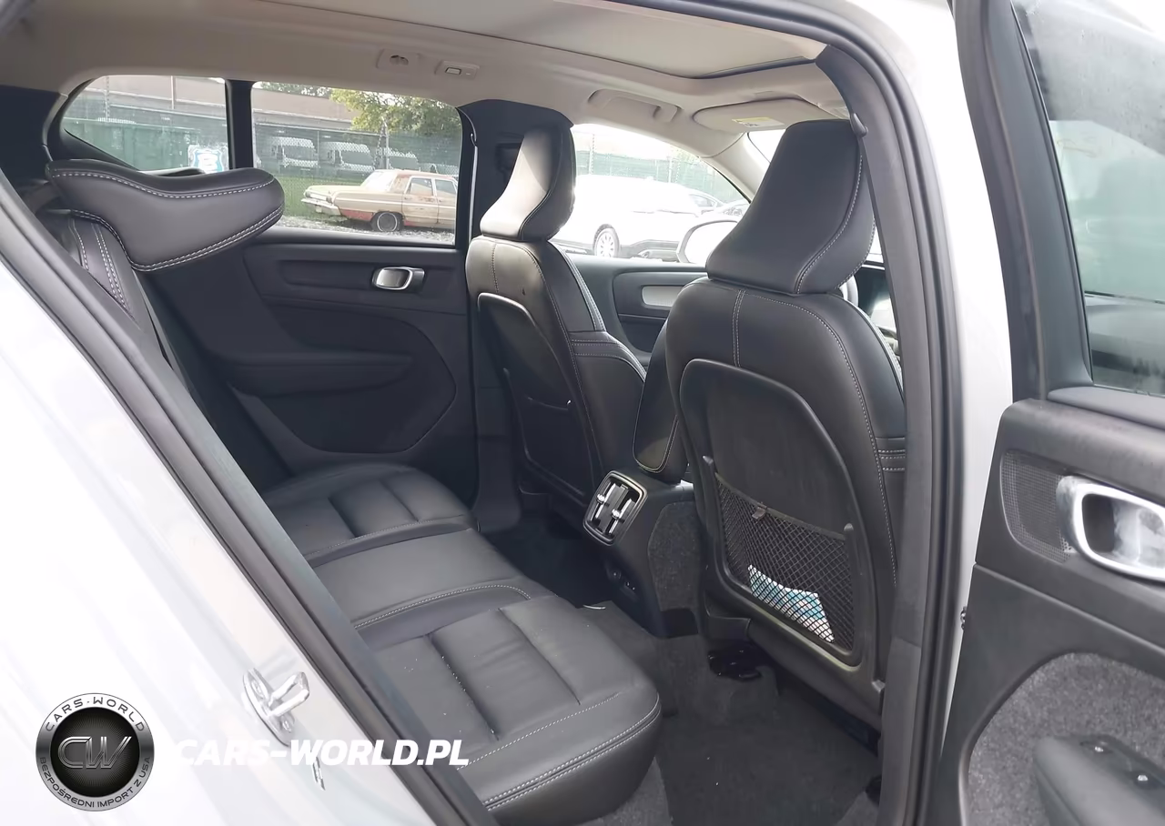 2025 Volvo Xc40 B5 Core Bright Theme VIN:YV4L12UJ1S2532497 - 8