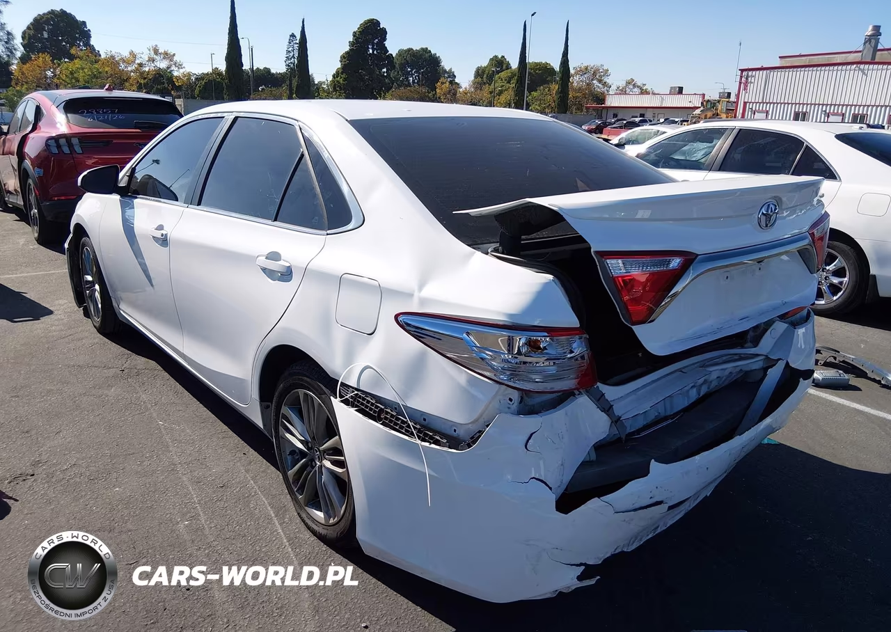 2015 Toyota Camry Se VIN:4T1BF1FK7FU079847 - 3