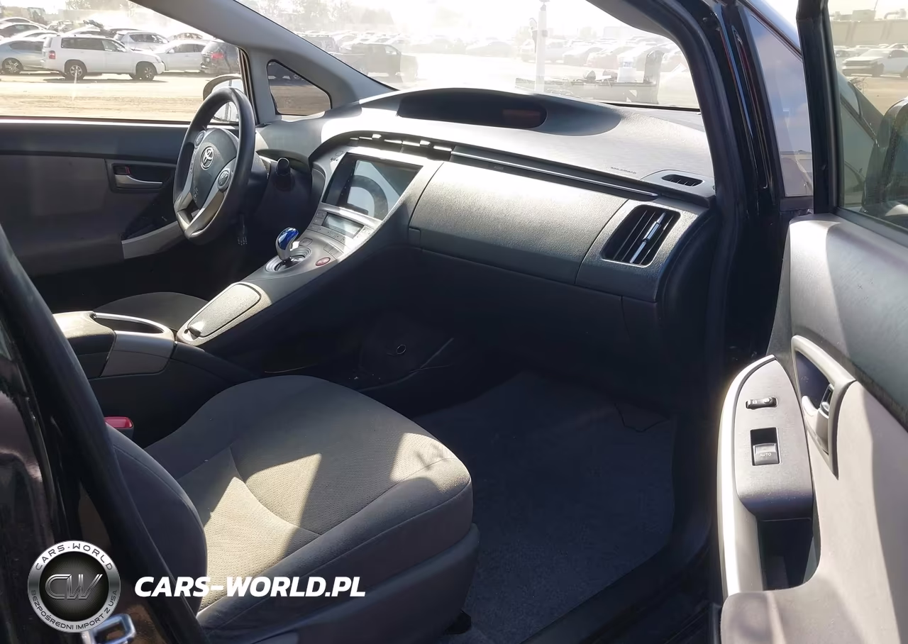 2012 Toyota Prius Three VIN:JTDKN3DU5C1505877 - 5