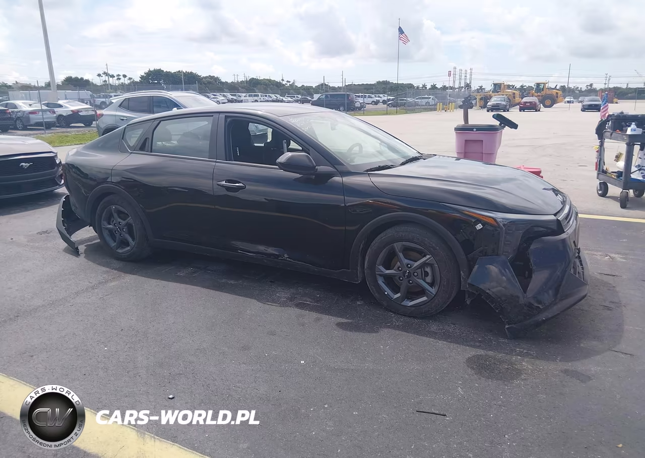 2025 Kia K4 Lxs VIN:3KPFT4DE5SE148816 - 1