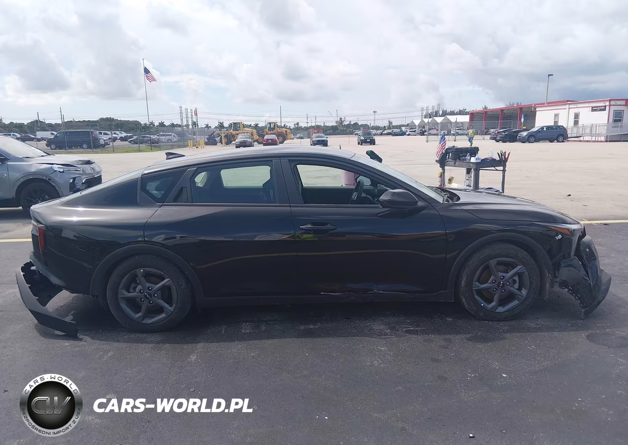 2025 Kia K4 Lxs VIN:3KPFT4DE5SE148816 - 13