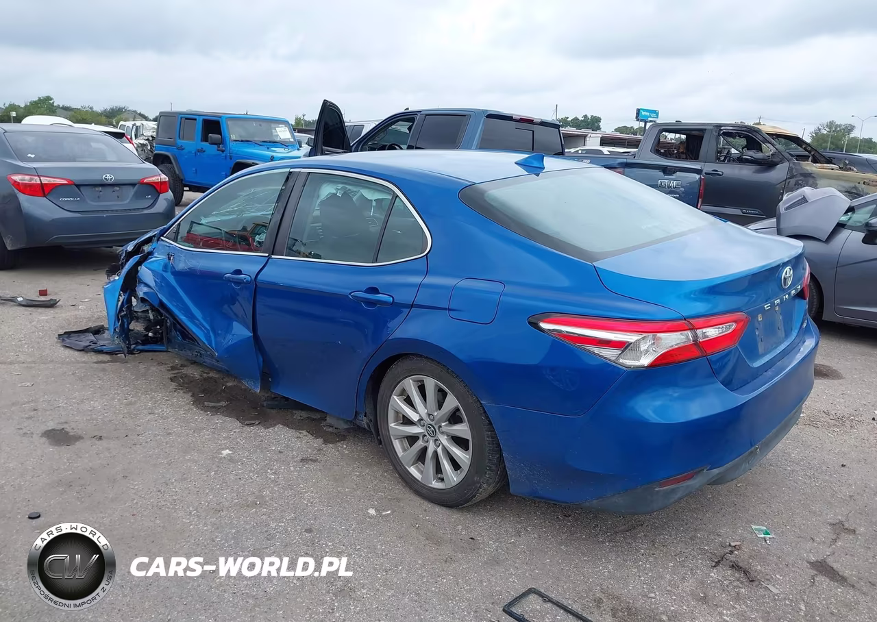 2020 Toyota Camry Le VIN:4T1C11AK2LU339609 - 3