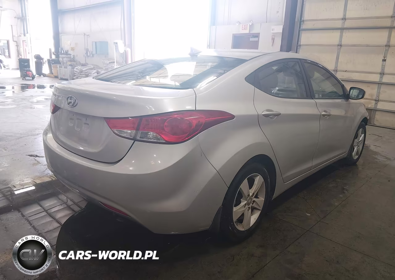 2013 Hyundai Elantra Gls VIN:KMHDH4AE3DU955879 - 4
