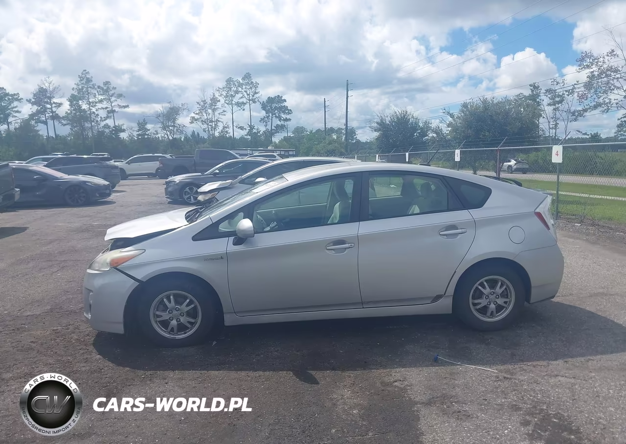 2011 Toyota Prius Two VIN:JTDKN3DU0B0319250 - 14