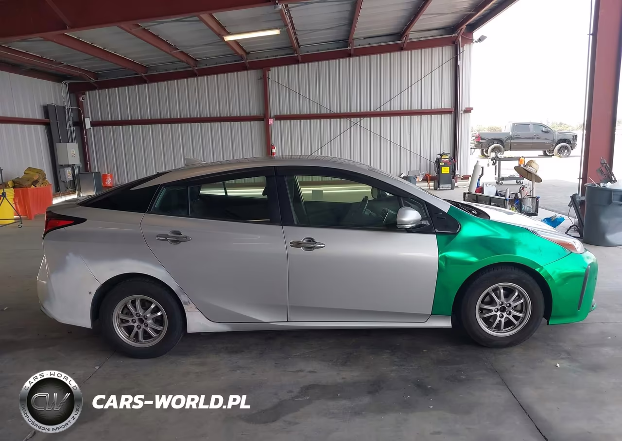 2019 Toyota Prius Le VIN:JTDKARFU8K3095865 - 13