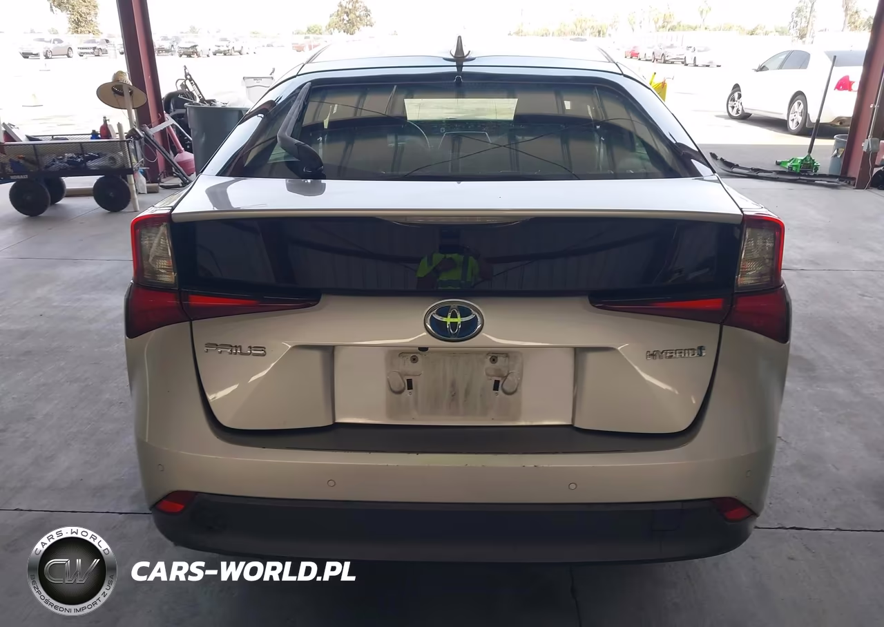 2019 Toyota Prius Le VIN:JTDKARFU8K3095865 - 16