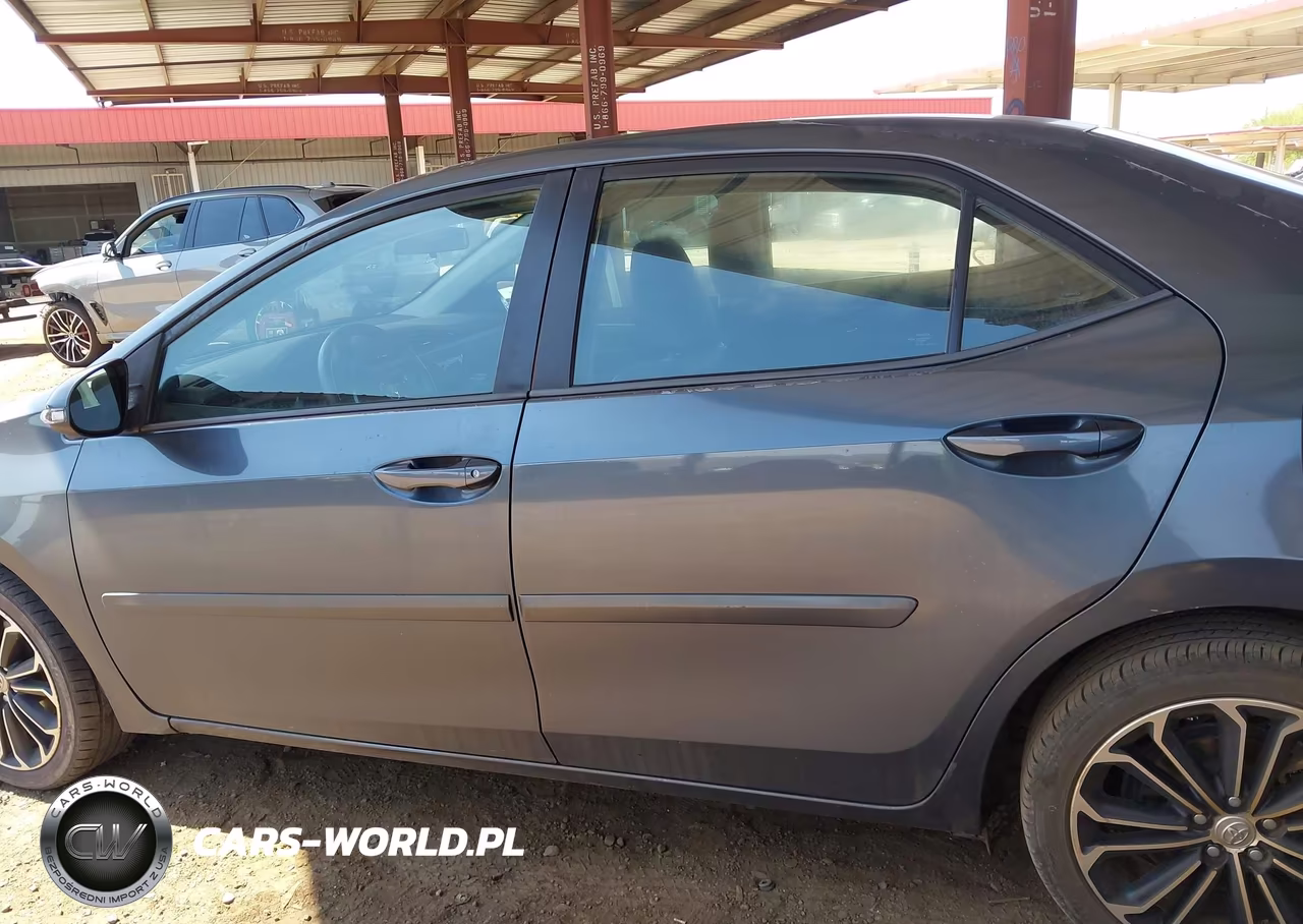 2015 Toyota Corolla S Plus VIN:5YFBURHE6FP325073 - 14