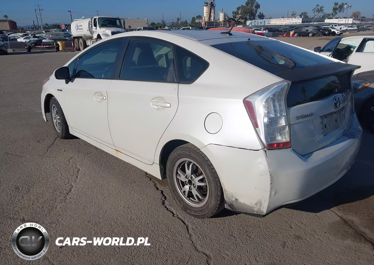 2011 Toyota Prius Two VIN:JTDKN3DUXB1369034 - 3