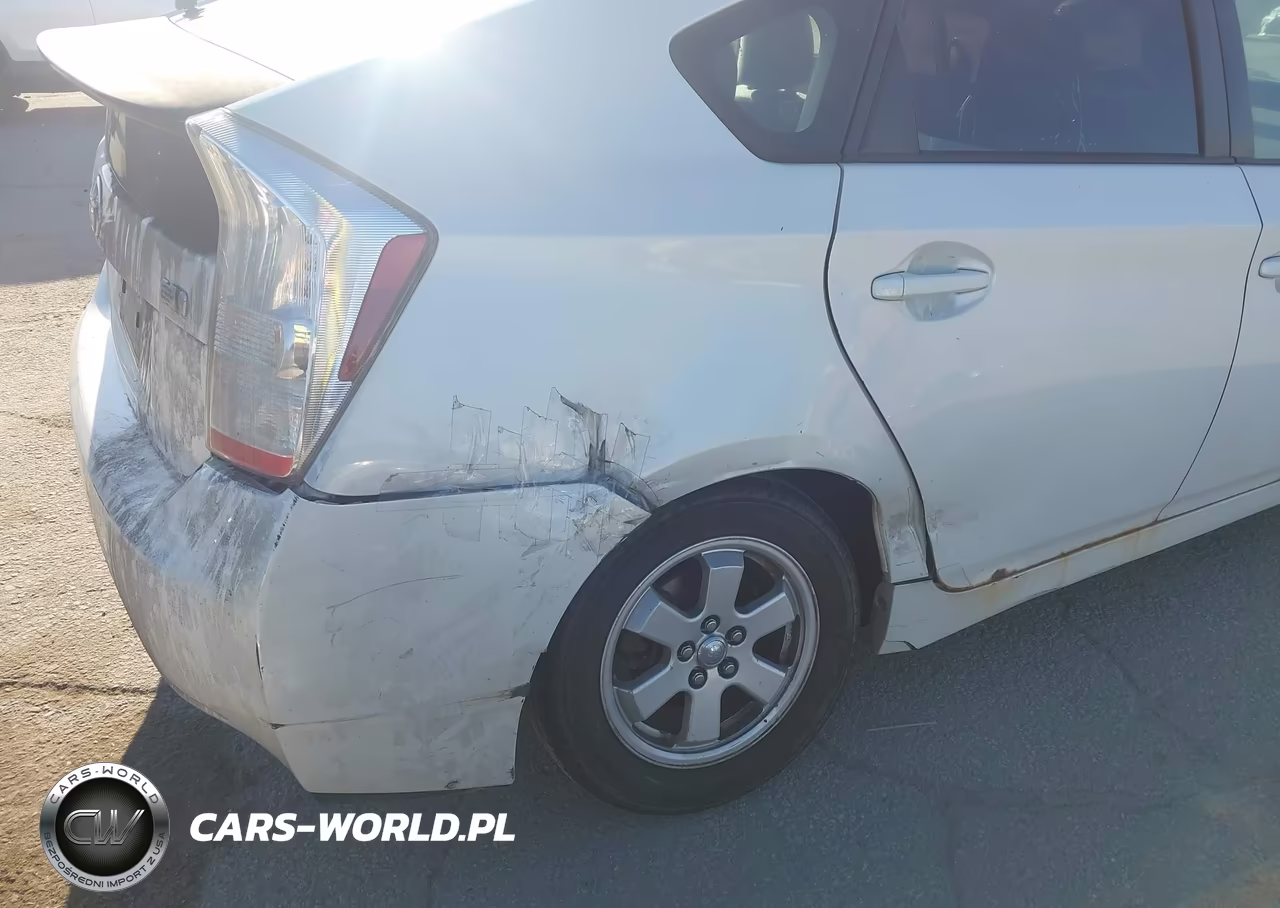 2011 Toyota Prius Two VIN:JTDKN3DUXB1369034 - 6