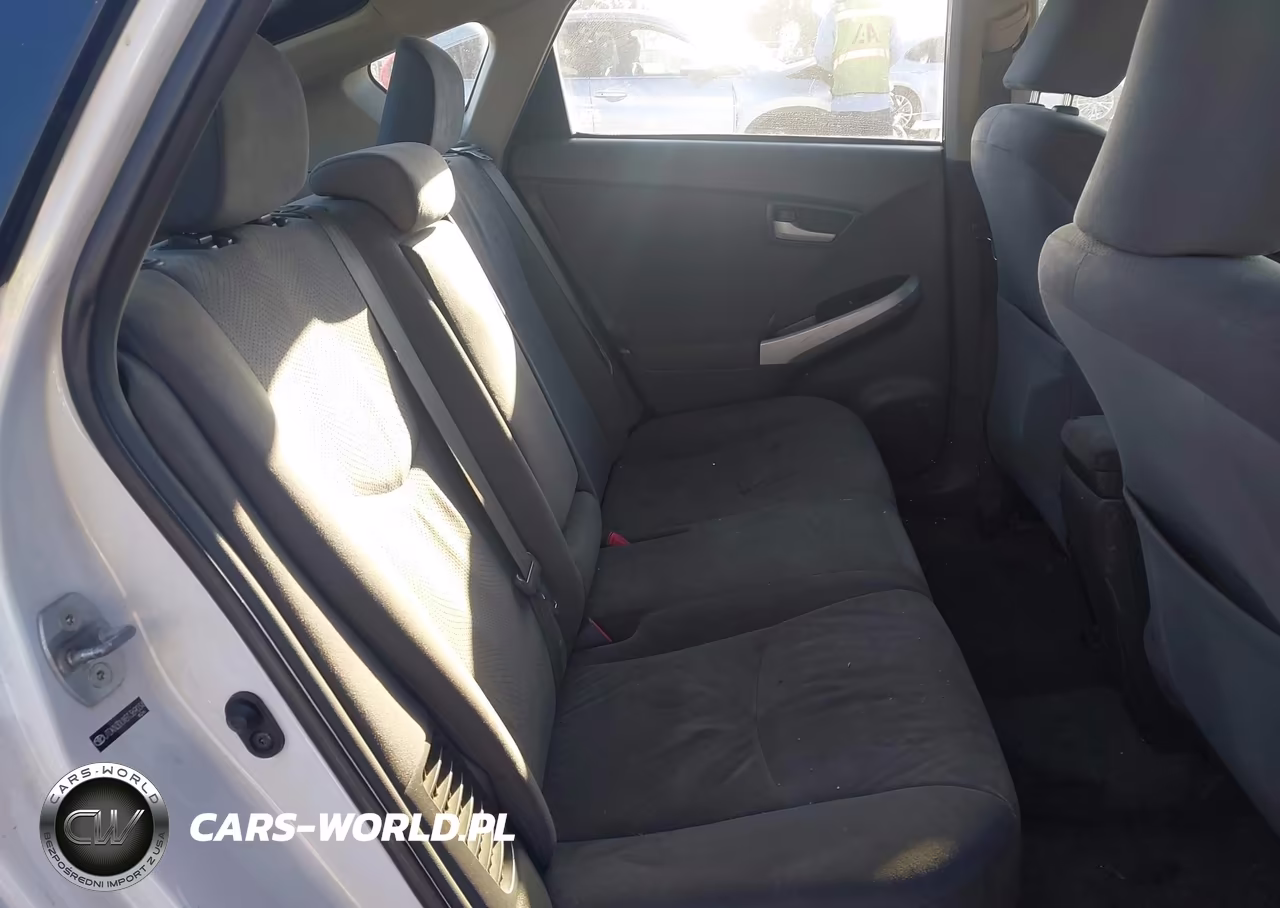 2011 Toyota Prius Two VIN:JTDKN3DUXB1369034 - 8