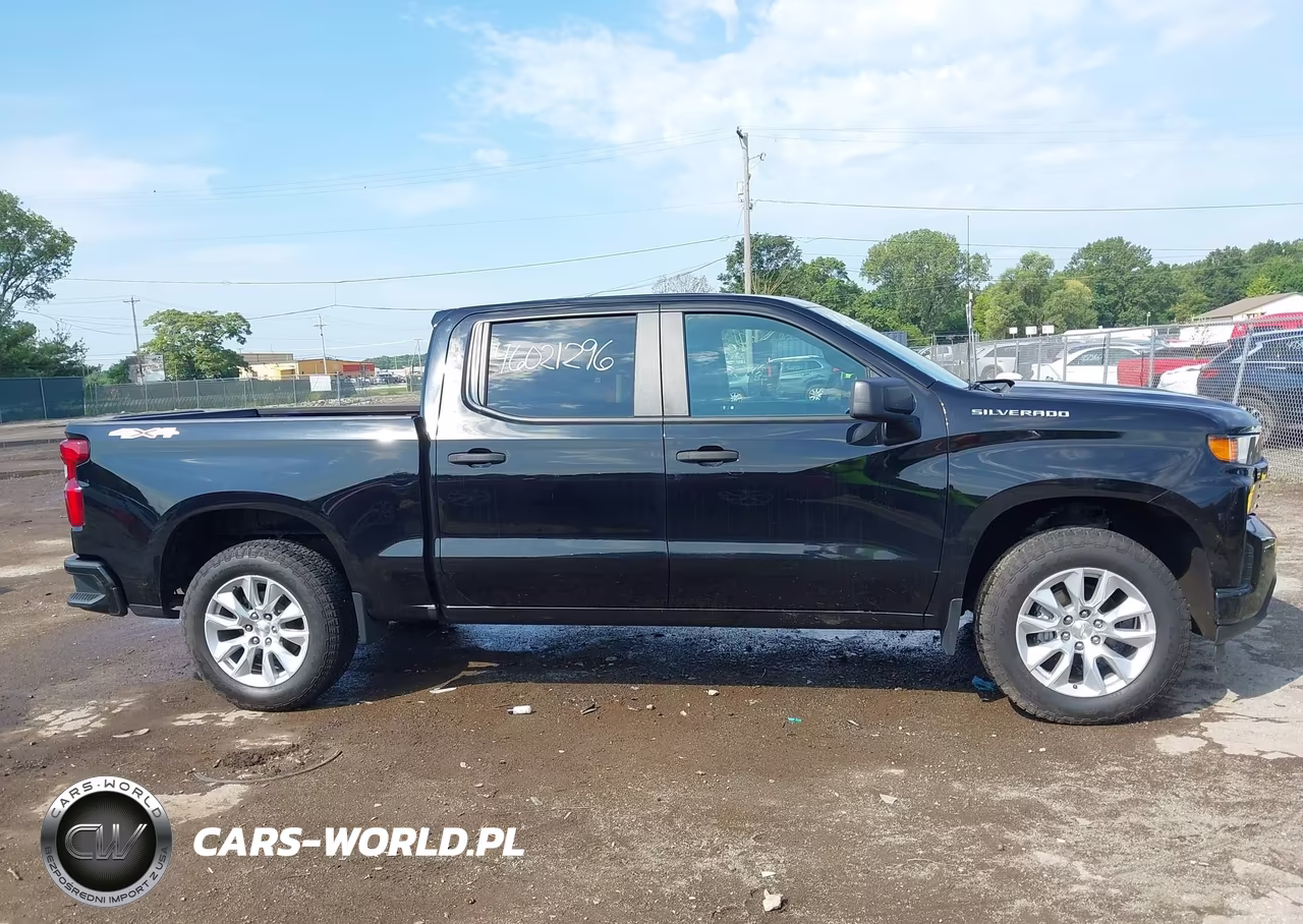 2020 Chevrolet Silverado 1500 4Wd Short Bed Custom VIN:1GCUYBEF2LZ357814 - 13
