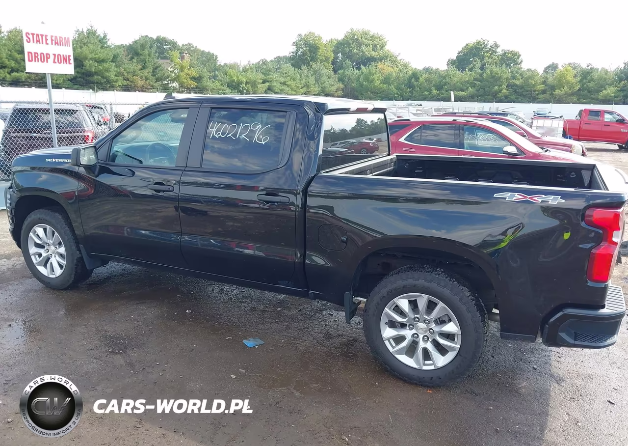 2020 Chevrolet Silverado 1500 4Wd Short Bed Custom VIN:1GCUYBEF2LZ357814 - 6