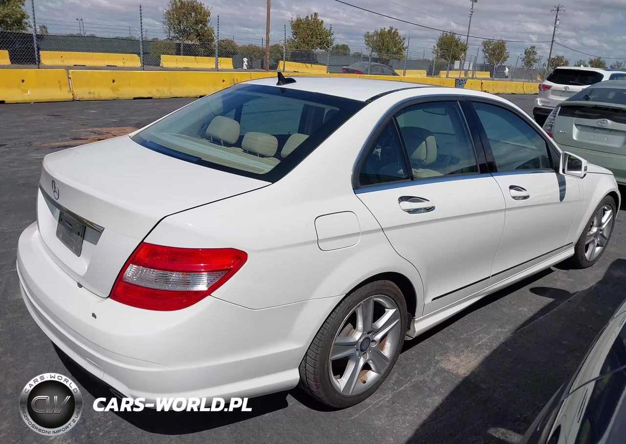 2011 Mercedes-Benz C 300 Sport VIN:WDDGF5EB8BR137227 - 4
