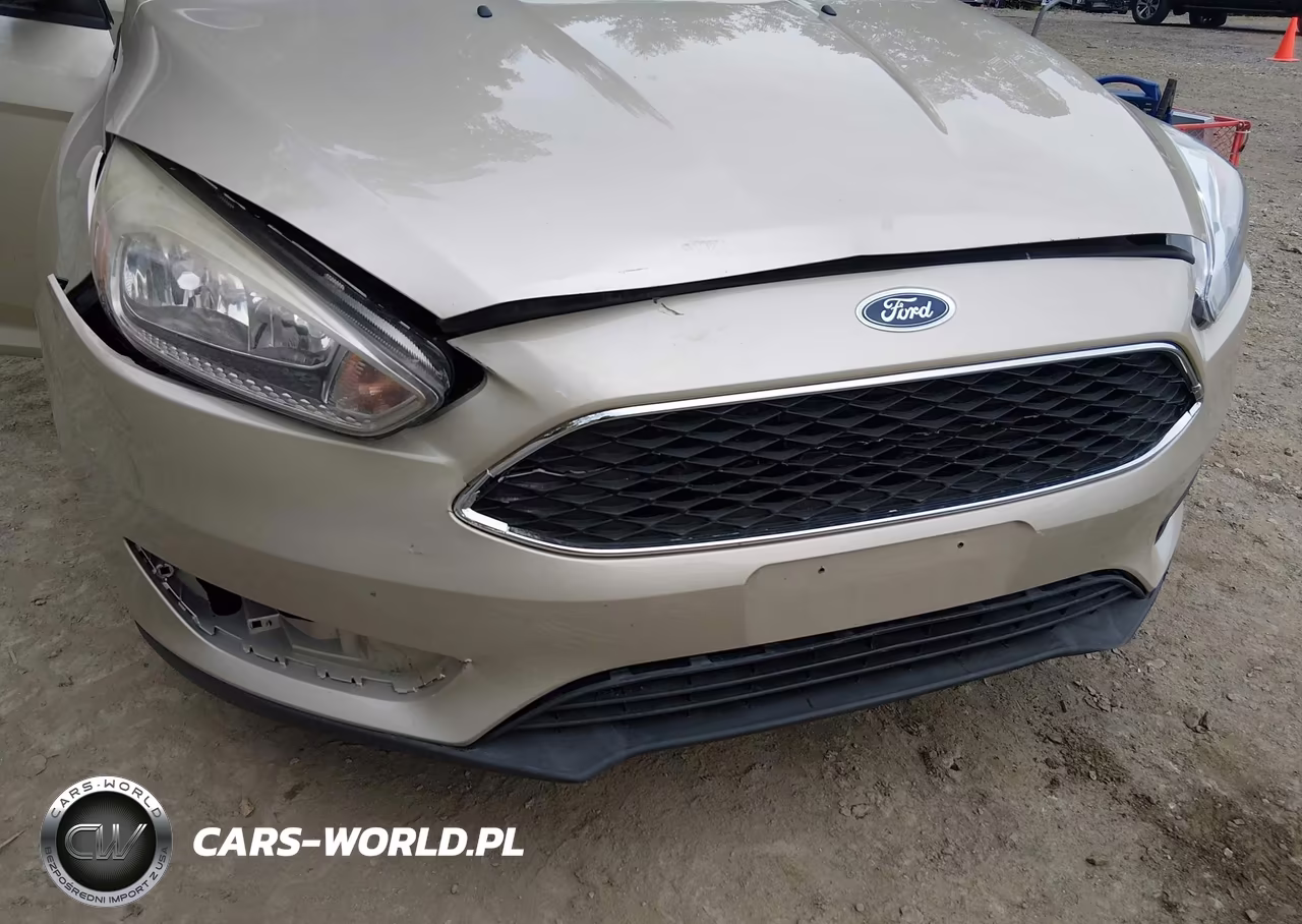 2017 Ford Focus Se VIN:1FADP3F23HL285574 - 6