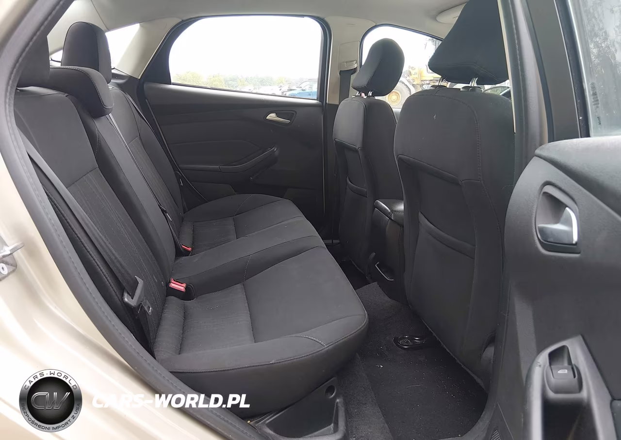 2017 Ford Focus Se VIN:1FADP3F23HL285574 - 8