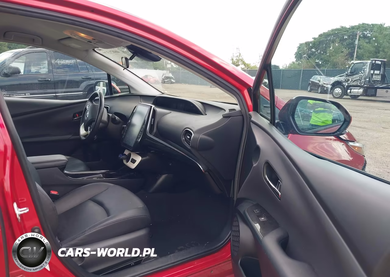 2017 Toyota Prius Prime Premium VIN:JTDKARFP2H3064761 - 5