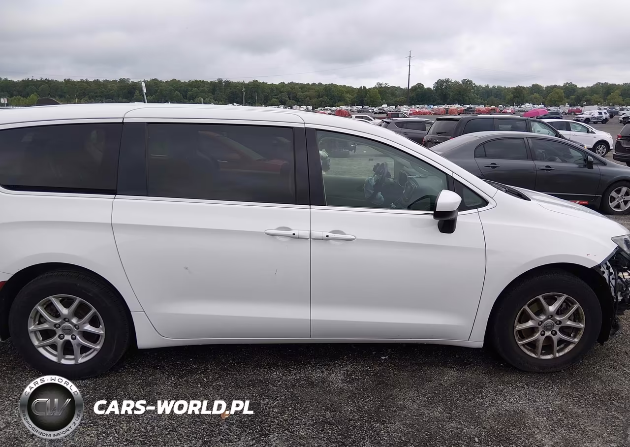 2023 Chrysler Voyager Lx VIN:2C4RC1CG4PR557636 - 13