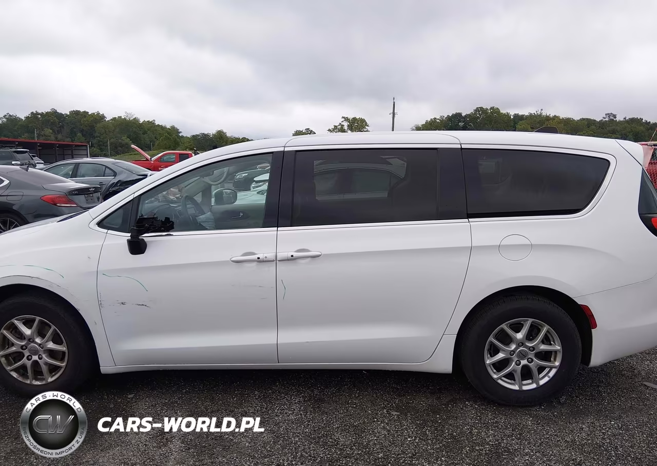 2023 Chrysler Voyager Lx VIN:2C4RC1CG4PR557636 - 14