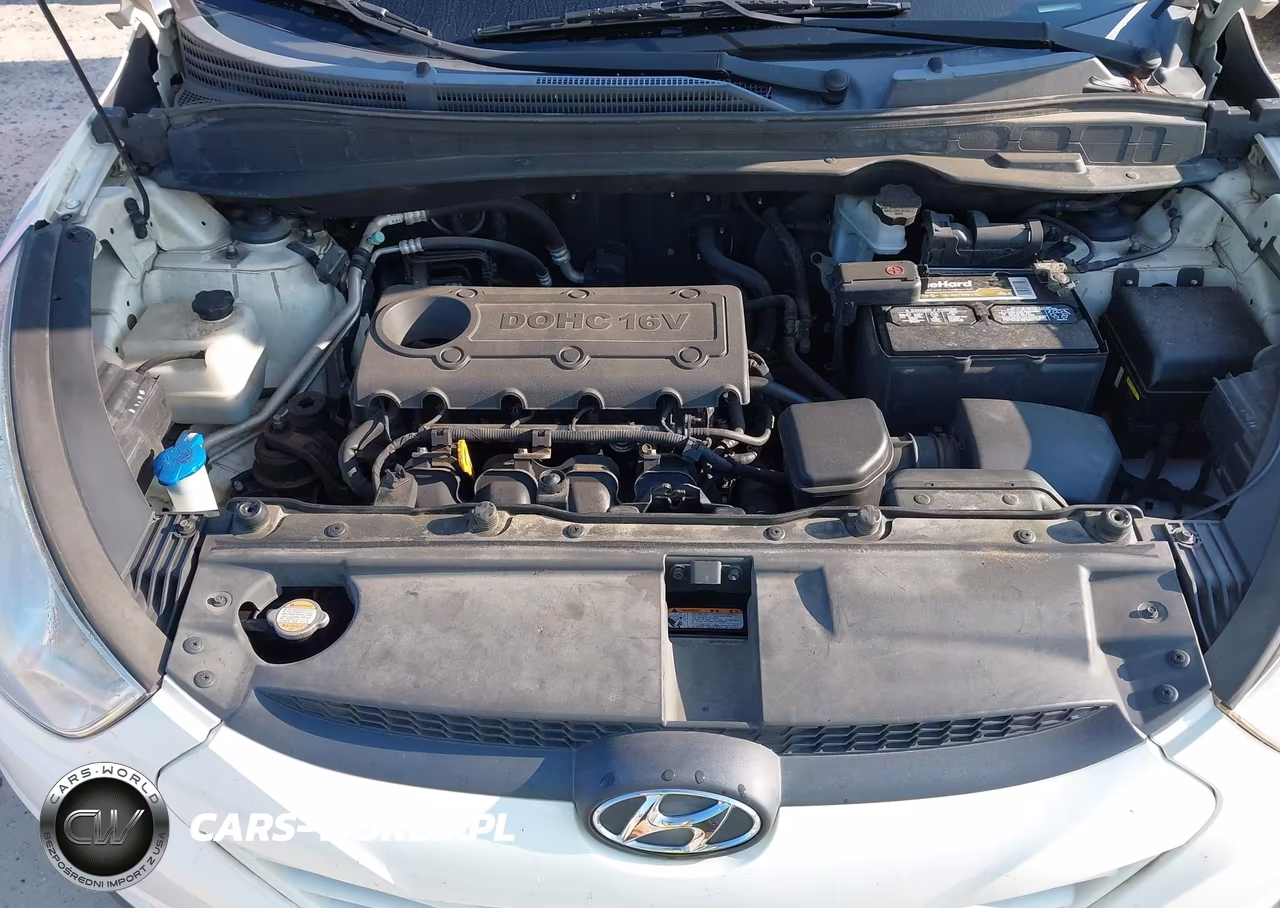 2010 Hyundai Tucson Gls-Limited VIN:KM8JU3ACXAU017932 - 10