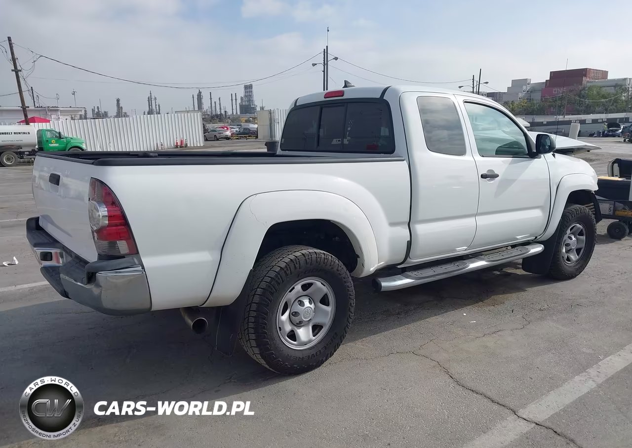 2015 Toyota Tacoma Prerunner VIN:5TFTX4GNXFX037672 - 4