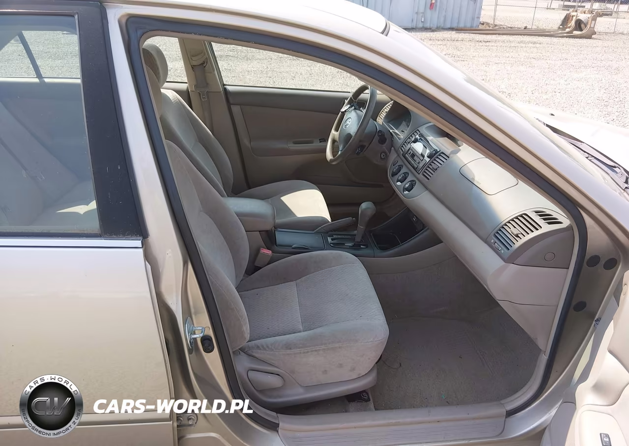 2003 Toyota Camry Le VIN:JTDBE32K930156147 - 5