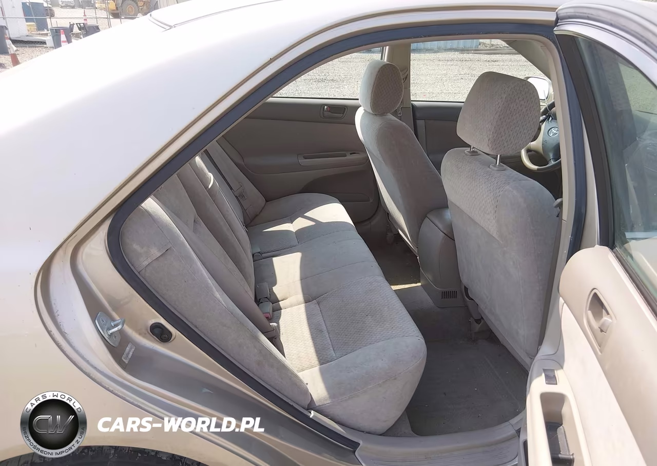 2003 Toyota Camry Le VIN:JTDBE32K930156147 - 8
