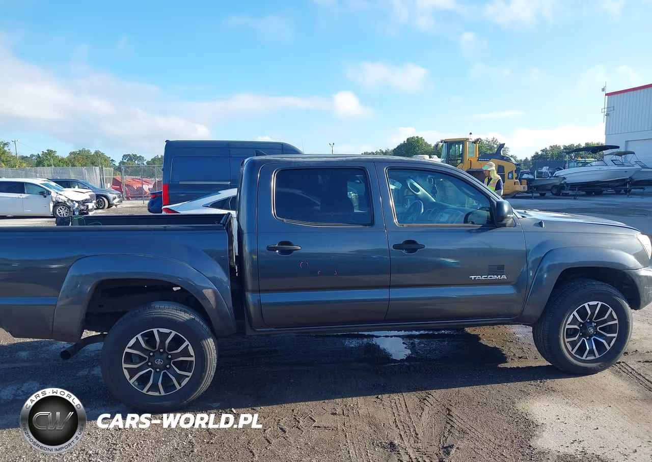 2015 Toyota Tacoma Prerunner V6 VIN:3TMJU4GN1FM182329 - 14