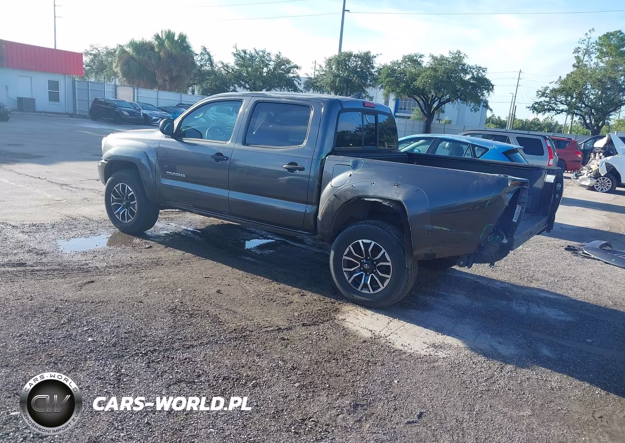 2015 Toyota Tacoma Prerunner V6 VIN:3TMJU4GN1FM182329 - 3