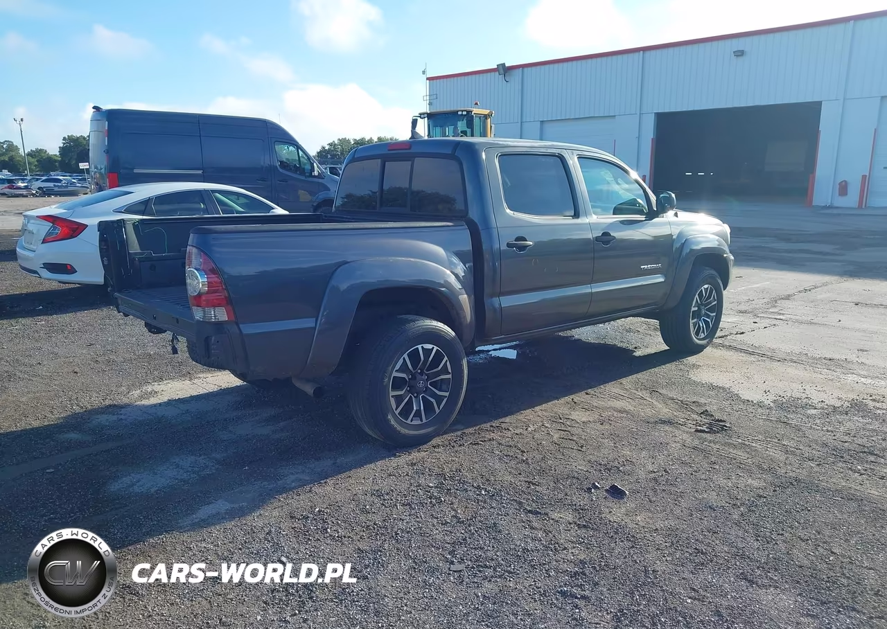 2015 Toyota Tacoma Prerunner V6 VIN:3TMJU4GN1FM182329 - 4