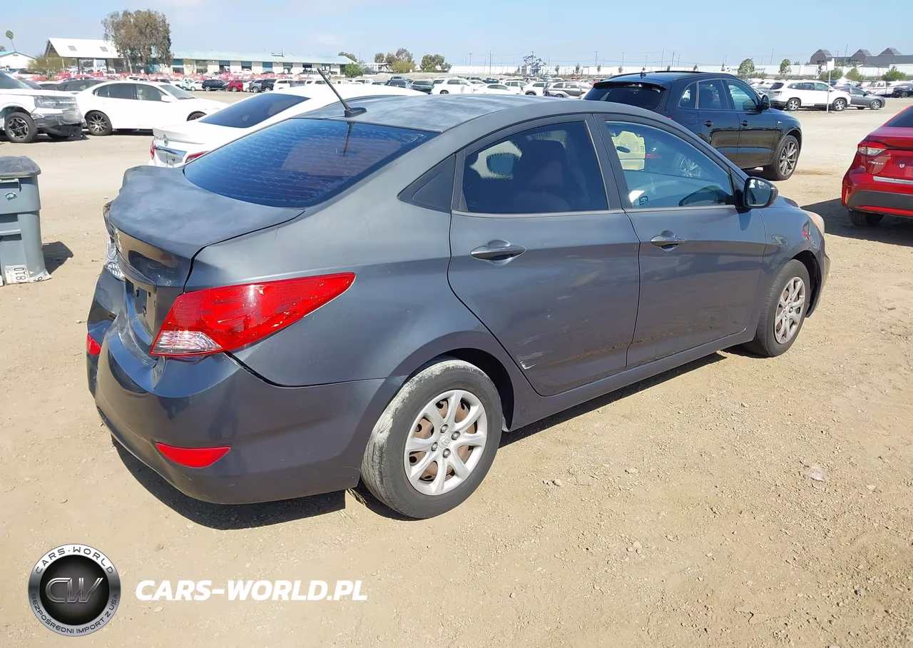 2012 Hyundai Accent Gls VIN:KMHCT4AE9CU187611 - 4