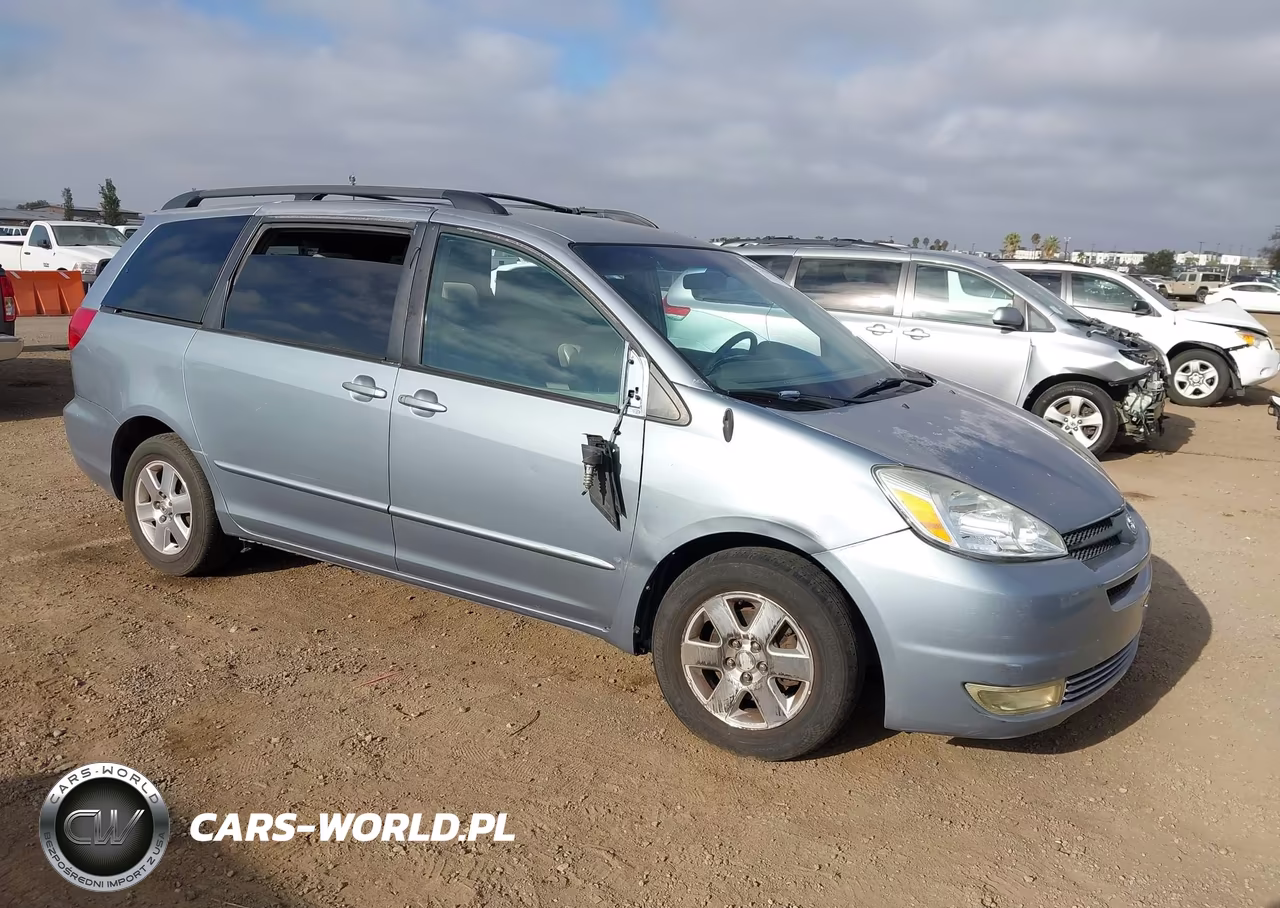 2004 Toyota Sienna Le – zdjęcie 1 z 11