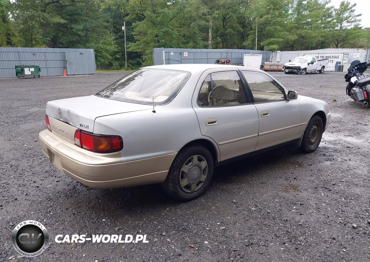 1995 Toyota Camry Le VIN:4T1GK12E0SU084125 - 4