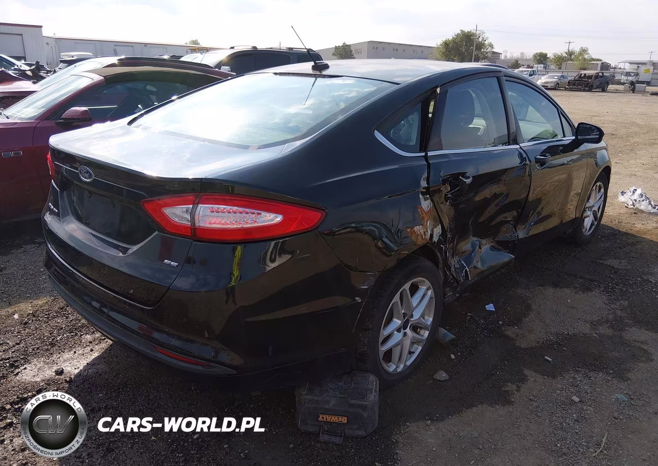 2015 Ford Fusion Se VIN:1FA6P0H72F5107561 - 4