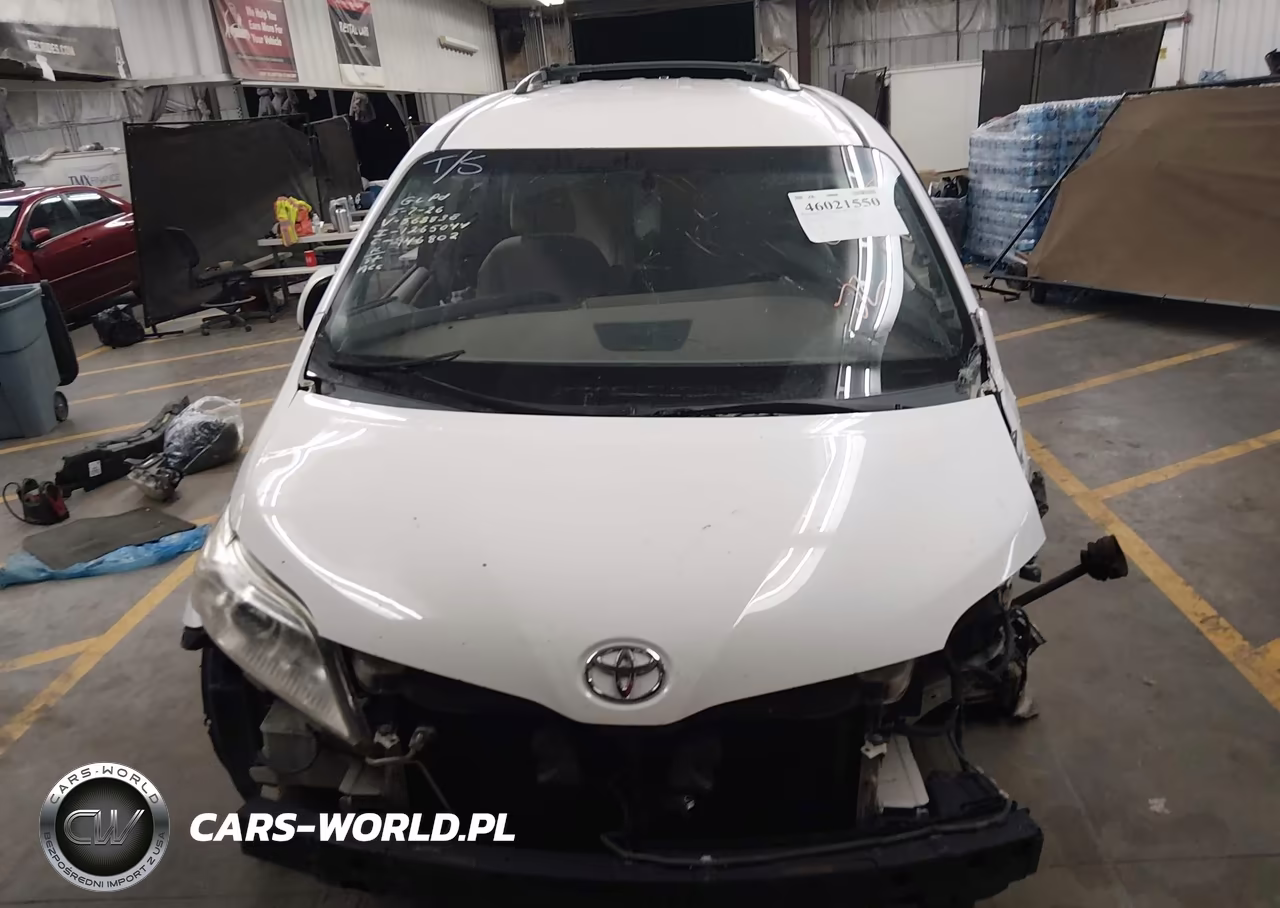 2015 Toyota Sienna Le 8 Passenger VIN:5TDKK3DC3FS568838 - 11