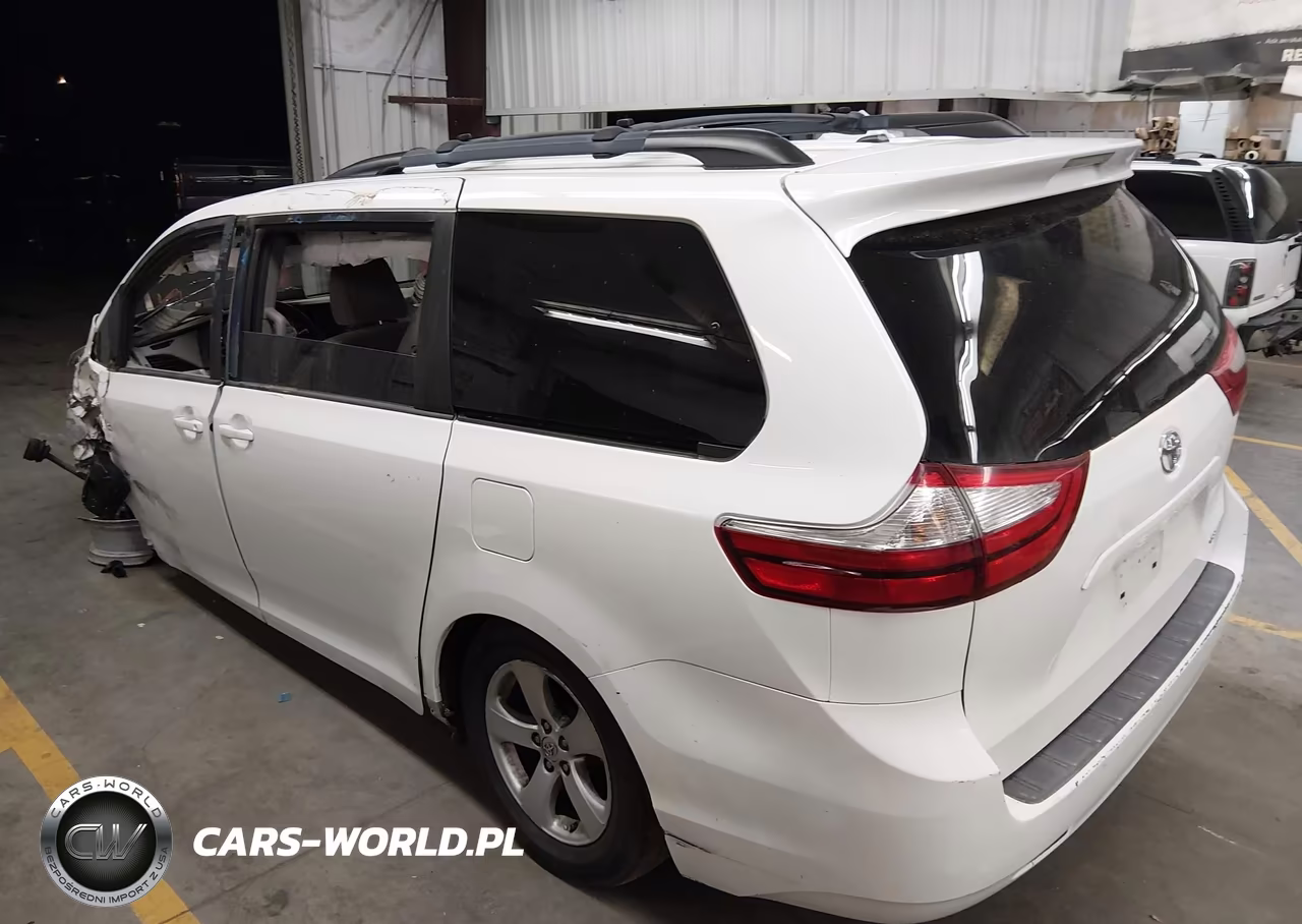 2015 Toyota Sienna Le 8 Passenger VIN:5TDKK3DC3FS568838 - 3