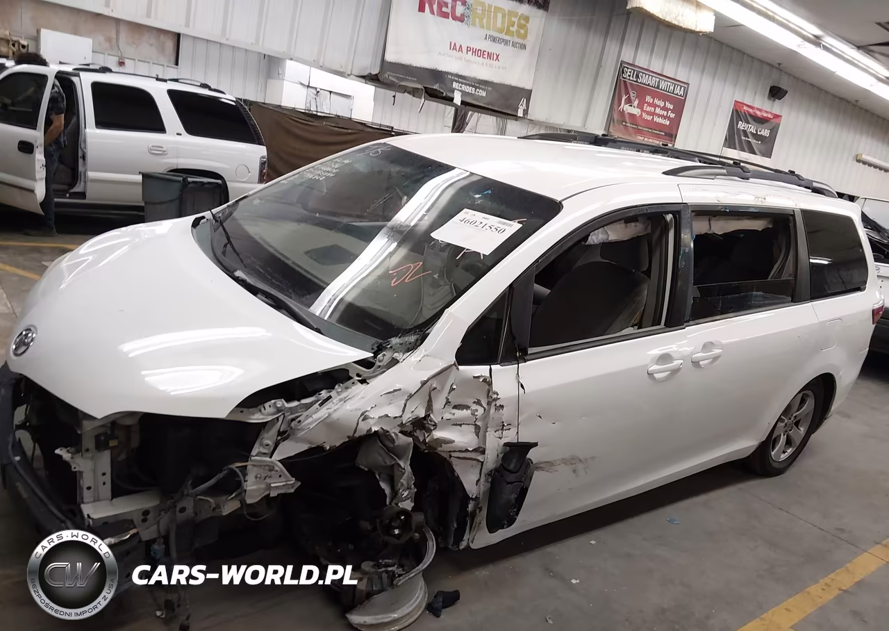 2015 Toyota Sienna Le 8 Passenger VIN:5TDKK3DC3FS568838 - 6
