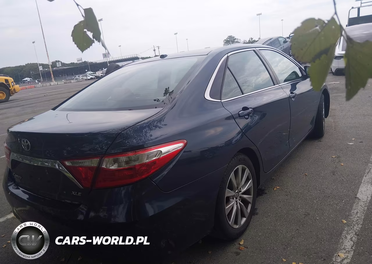 2015 Toyota Camry Xle VIN:4T1BF1FK3FU953286 - 4