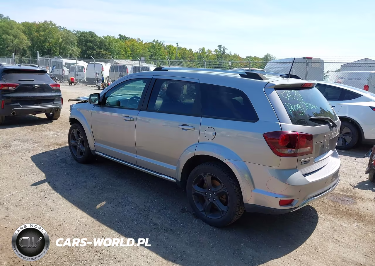 2020 Dodge Journey Crossroad VIN:3C4PDCGB7LT188986 - 3